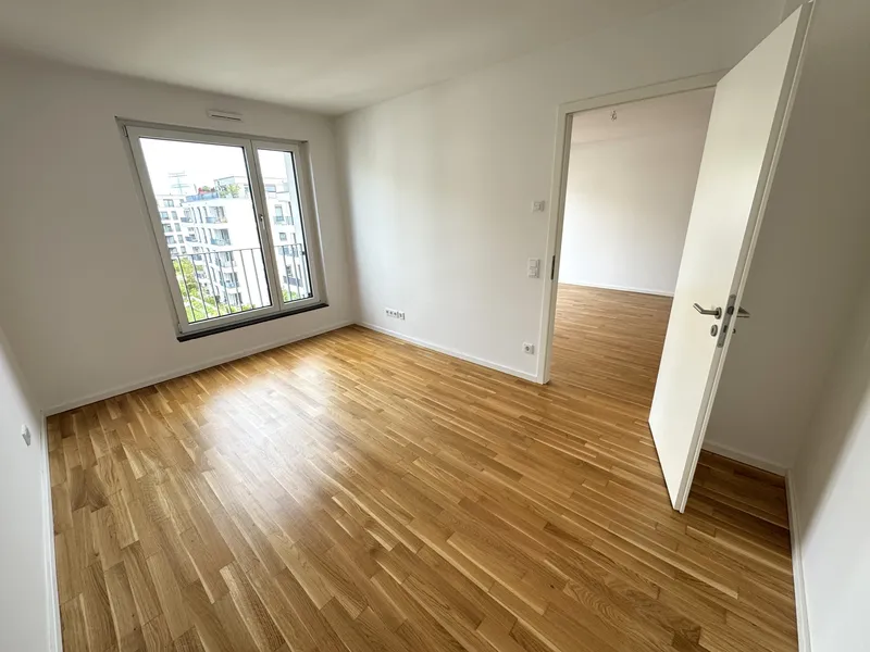 Direkter Spreeblick! Modernes Apartment mit Balkon, EBK und Abstellkammer! — photo 1